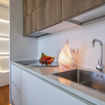 Amare Penthouse With Hot Tub Facing The Sea 아파트