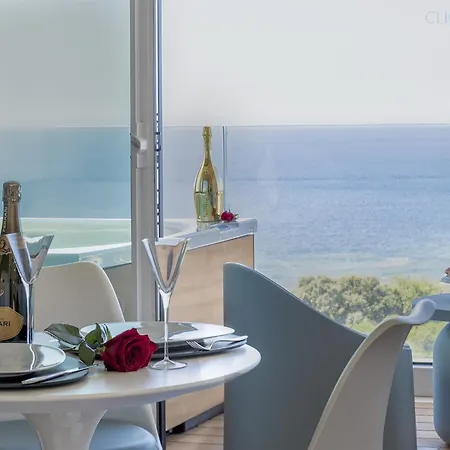 아파트 Amare Penthouse With Hot Tub Facing The Sea 알게로