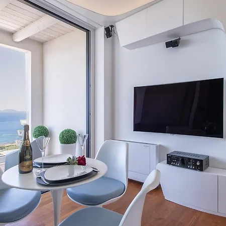 Amare Penthouse With Hot Tub Facing The Sea 아파트