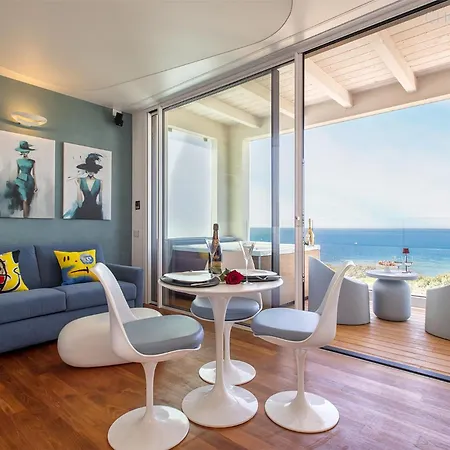 아파트 Amare Penthouse With Hot Tub Facing The Sea 알게로