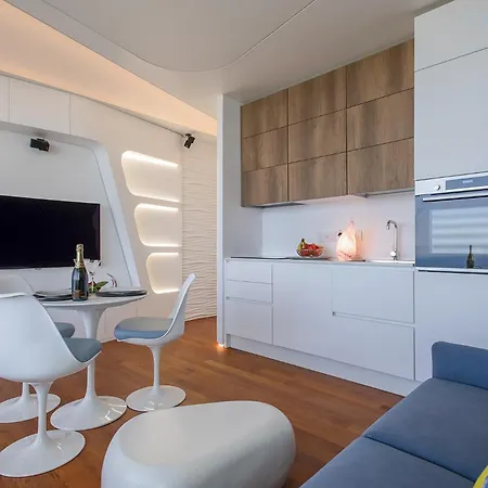 Amare Penthouse With Hot Tub Facing The Sea 알게로