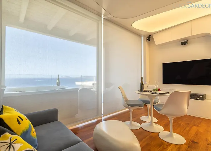 Апартаменты Amare Penthouse With Hot Tub Facing The Sea *