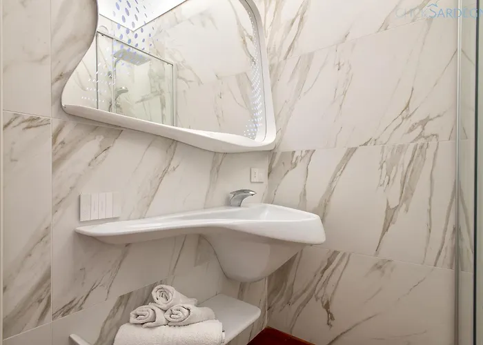 Amare Penthouse With Hot Tub Facing The Sea Альгеро